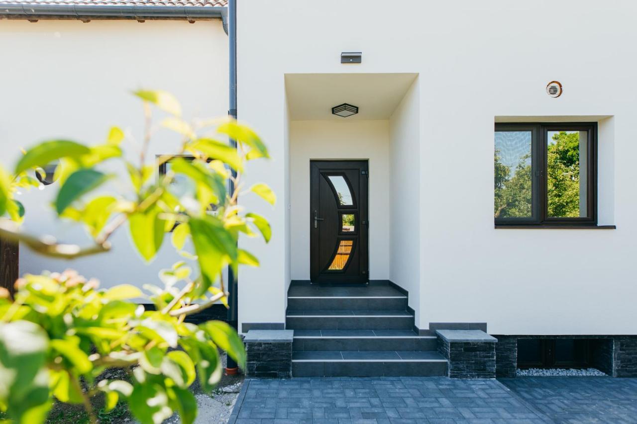The Home Sweet Home Studio Apartment Gheorgheni  Buitenkant foto